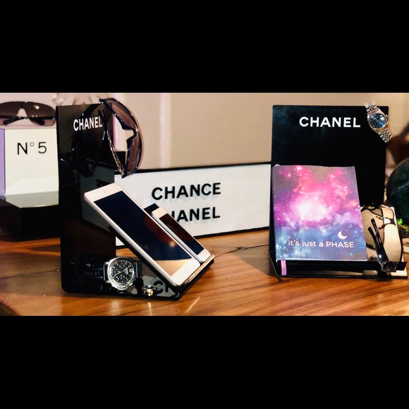 CHANEL VANITY ACCESSORY STAND - Picture 3 of 7